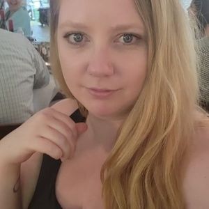 Meet your Posher, Cassandra